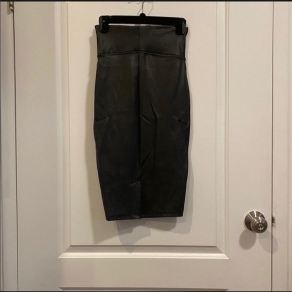 Spanx Faux Leather Pencil Skirt - Picture 5 of 5
